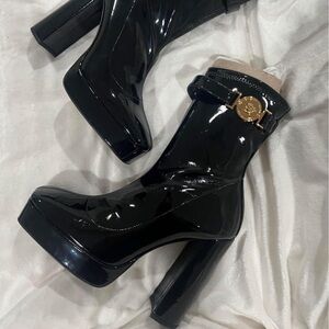 Elegant Black Women's Boots
